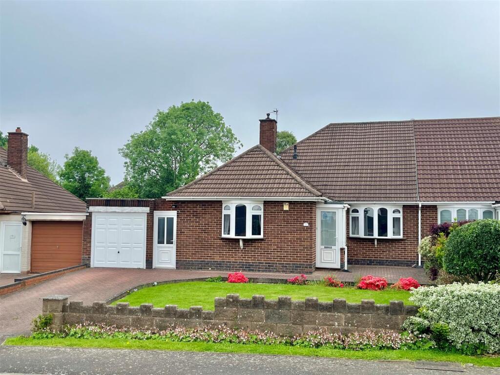 Main image of property: Rosslyn Road, Walmley, Sutton Coldfield