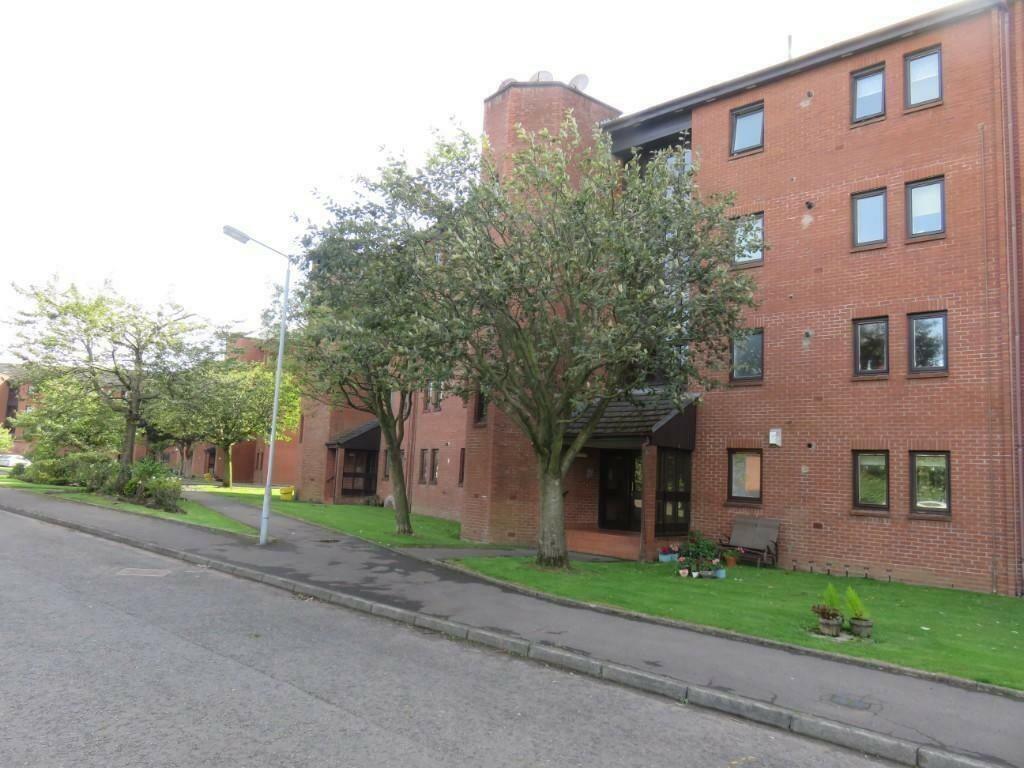 2 bedroom flat for rent in Durward Court, Glasgow, G41
