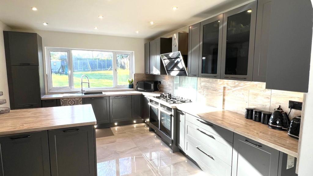 7 bedroom detached house for sale in Pilkington Avenue, Sutton Coldfield, B72