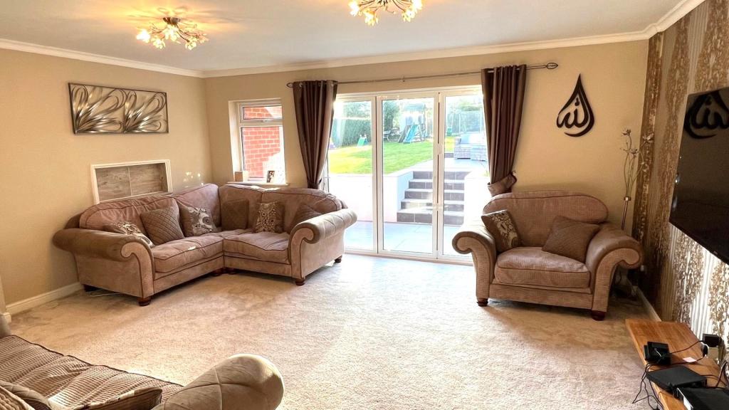 7 bedroom detached house for sale in Pilkington Avenue, Sutton Coldfield, B72