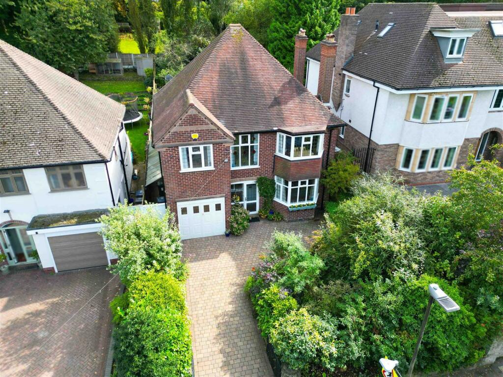 4 bedroom detached house for sale in Clifton Road, Sutton Coldfield, B73