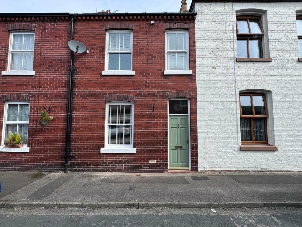 3 bedroom terraced house for sale in School Street, Walmer Bridge
