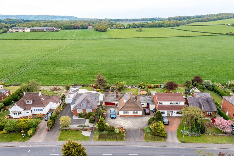 4 bedroom bungalow for sale in Mossy Lea Road, Wrightington, Wigan, WN6