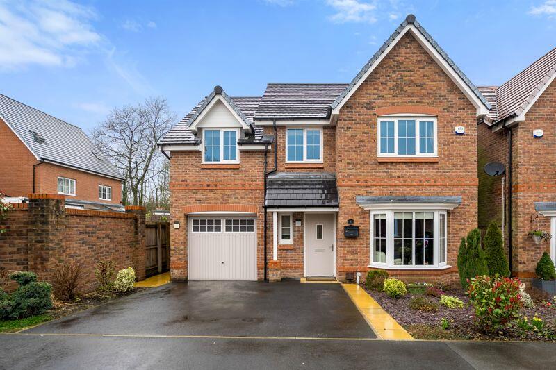 4 bedroom detached house for sale in Broadfern, Standish, Wigan, WN6