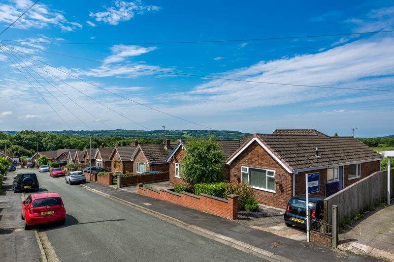 3 bedroom semidetached bungalow for sale in Kilburn Drive, Shevington