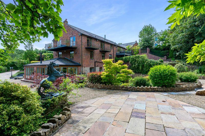 4 bedroom character property for sale in Chorley Road, Standish, Wigan, WN1