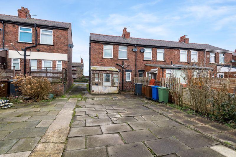 2 bedroom end of terrace house for sale in Spring Road, Orrell, WN5