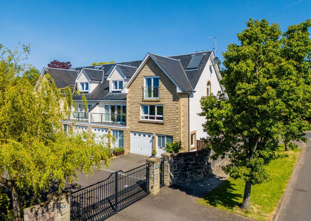 Main image of property: 1 Sutherland Gate, Helensburgh, G84 8EW