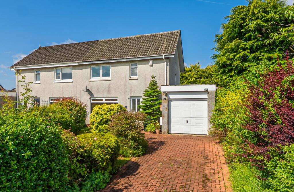 Main image of property: 15 Lochranza Drive, Helensburgh, G84 9DY