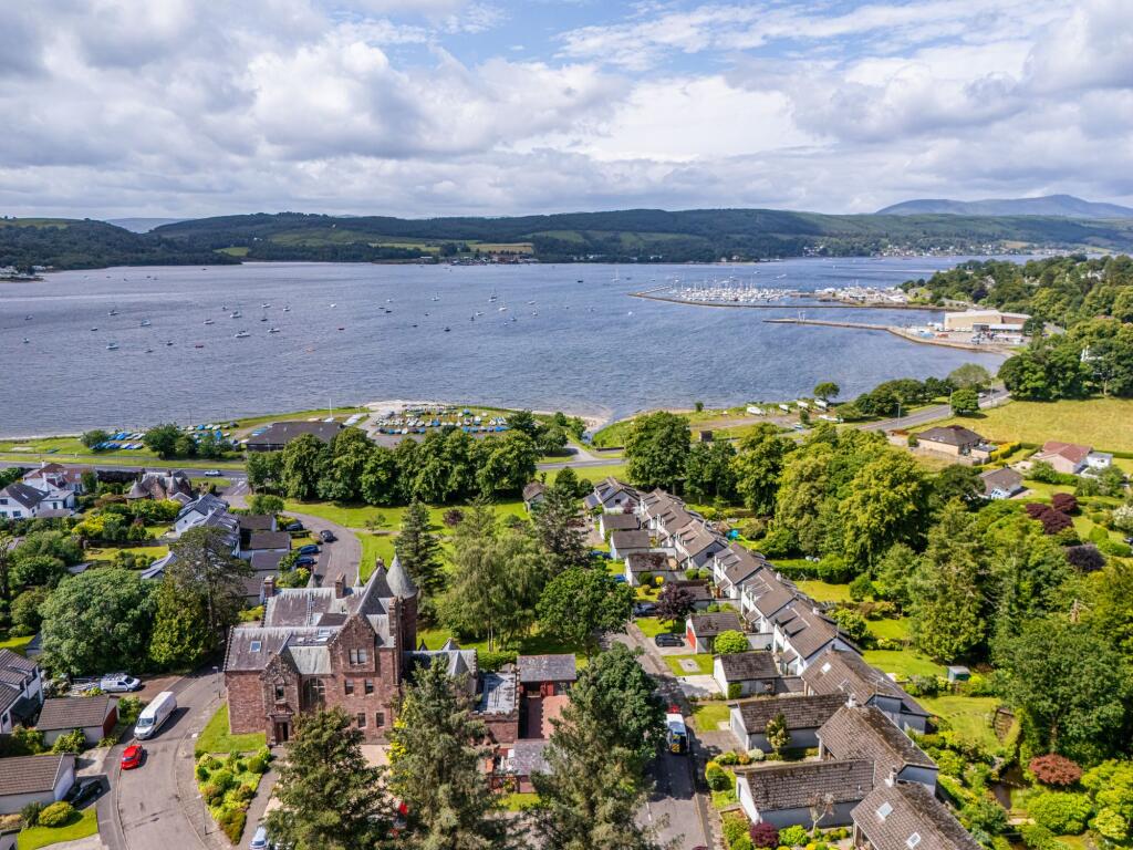 Main image of property: 27 Dalmore Crescent, Helensburgh, G84 8JP