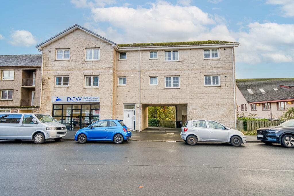 Main image of property: Flat 2 Whinbrae Court, Helensburgh, G84 7QL