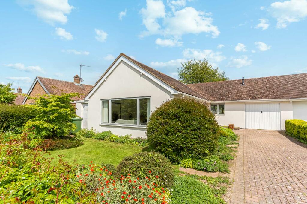 2 bedroom link detached house for sale in Manor Road, Henley On Thames, RG9