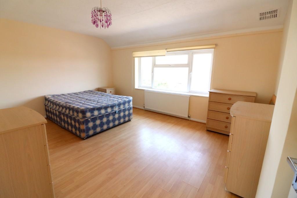 Hairdressers or barber shop for sale in Lyneham Road, Luton