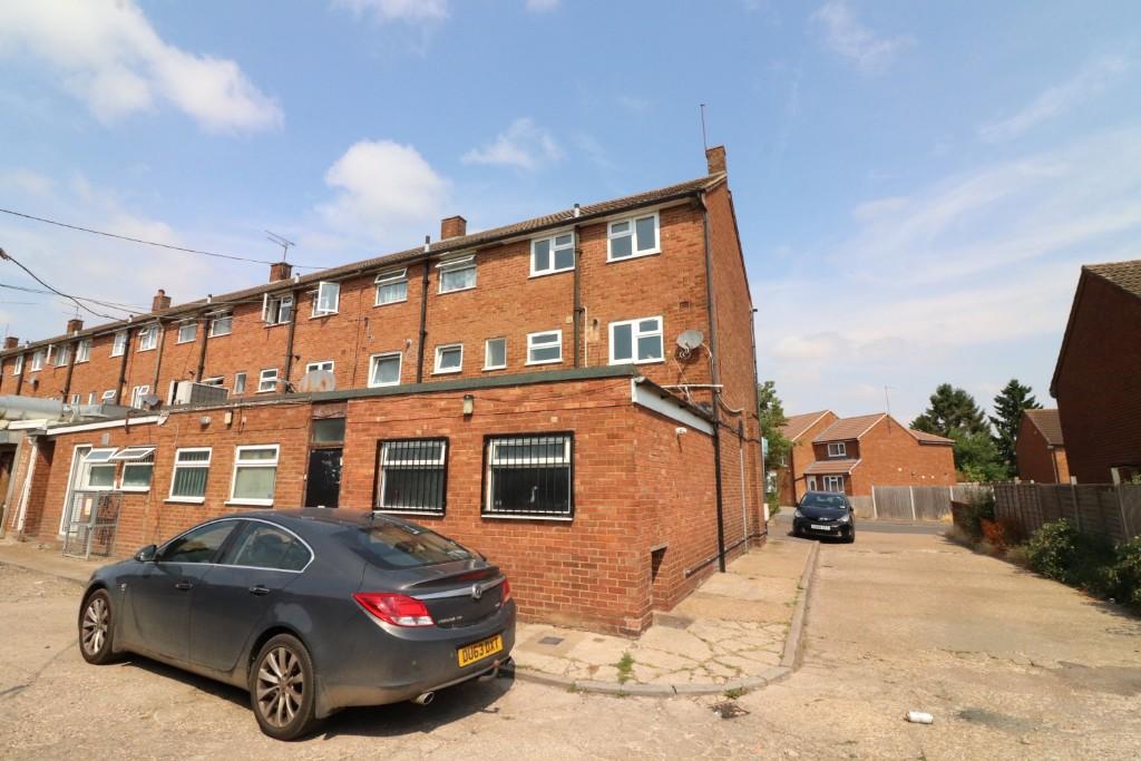 Hairdressers or barber shop for sale in Lyneham Road, Luton