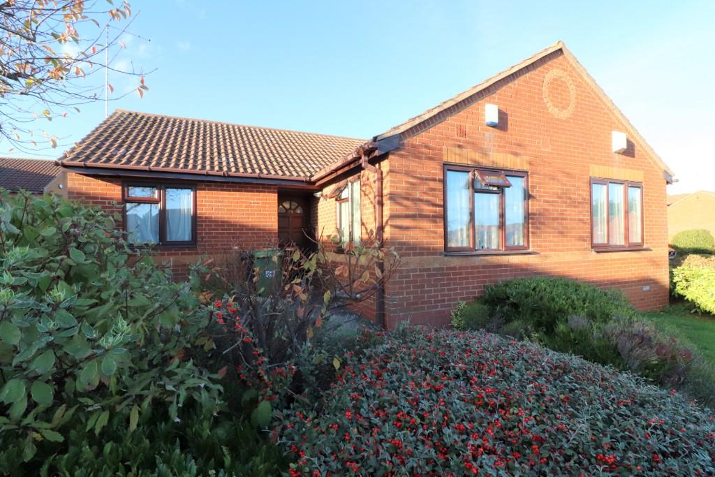 2 bedroom semidetached bungalow for sale in Edgcott Close, Barton