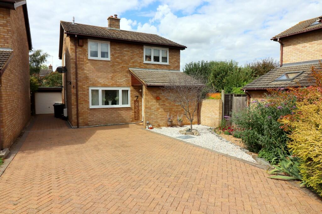 4 Bedroom Detached House For Sale In Elm Drive Silsoe Bedfordshire