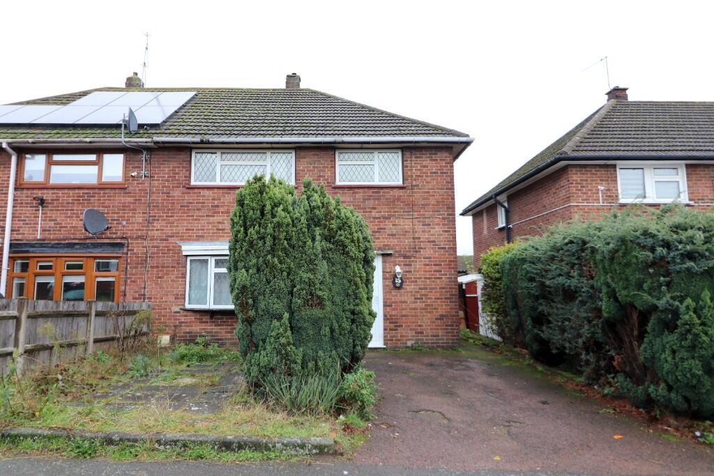 3 bedroom semidetached house for sale in Cheney Road, Luton