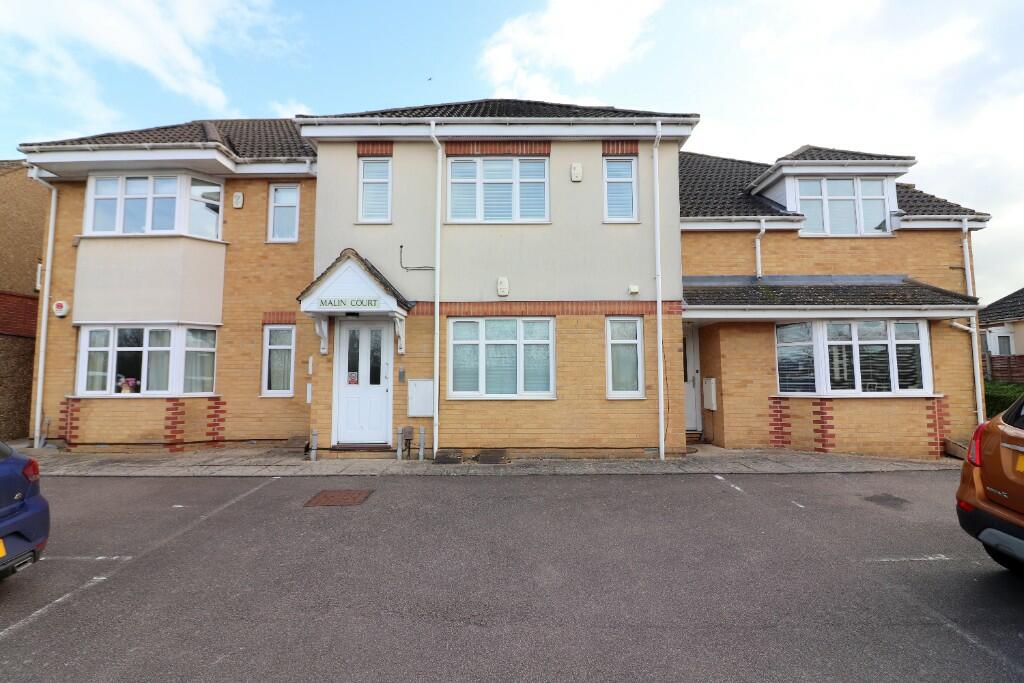 2 bedroom flat for sale in Malin Court, Luton Road, Barton Le Clay