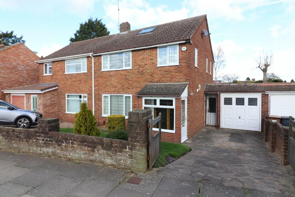 3 bedroom semidetached house for sale in Swasedale Road, Limbury Mead