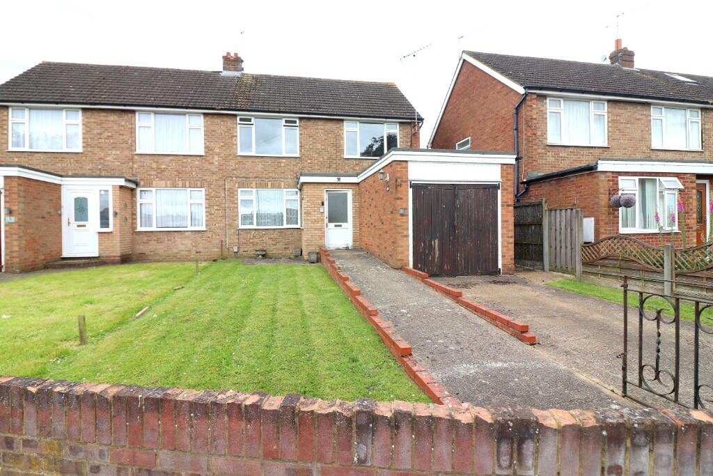 3 bedroom semidetached house for sale in Chatteris Close, Leagrave