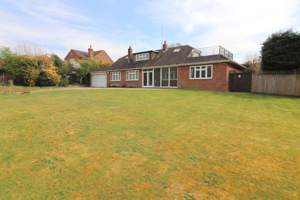 Main image of property: Dunstable Road, Caddington, Bedfordshire, LU1 5AL