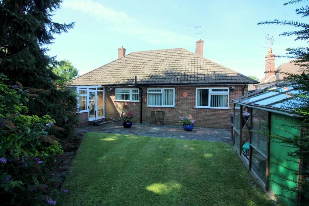 3 bedroom detached bungalow for sale in Hitchin Road, Stopsley, Luton