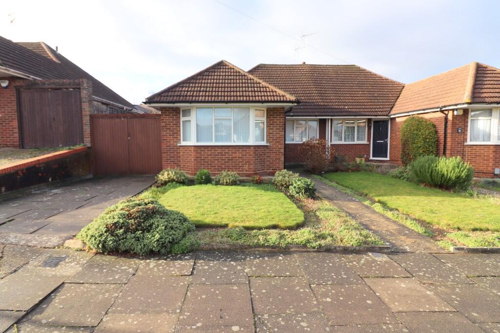 Main image of property: Wadhurst Avenue, Luton, Bedfordshire, LU3 1UQ