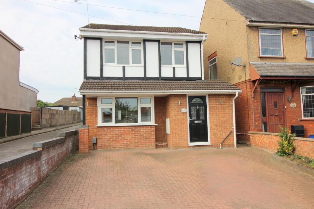 3 bedroom detached house for sale in Neville Road, Luton, Bedfordshire