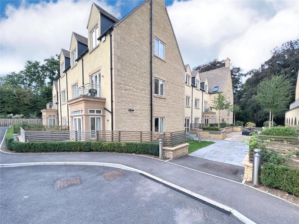 1 bedroom apartment for sale in Stratton Place, Stratton, Cirencester