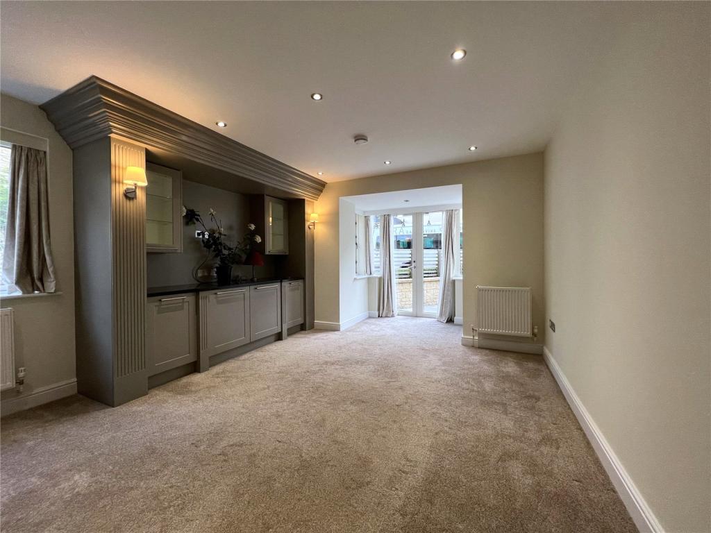1 bedroom apartment for sale in Stratton Place, Stratton, Cirencester
