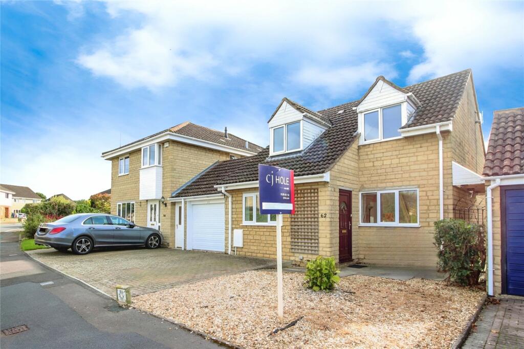3 bedroom link detached house for sale in Pheasant Way, Cirencester, GL7