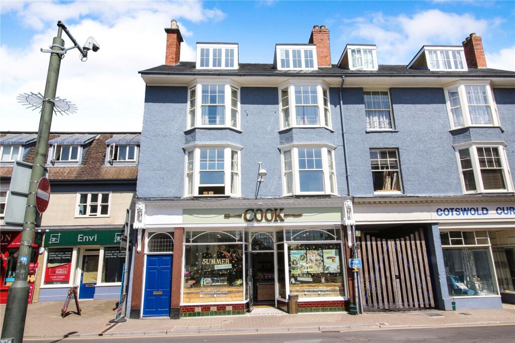 Main image of property: Cricklade Street, Cirencester, GL7