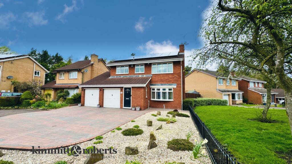 4 bedroom detached house for sale in Lyster Close, Seaham, Durham, SR7