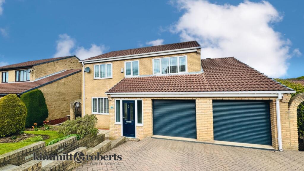 4 bedroom detached house for sale in Egremont Grove, Peterlee, Durham, SR8