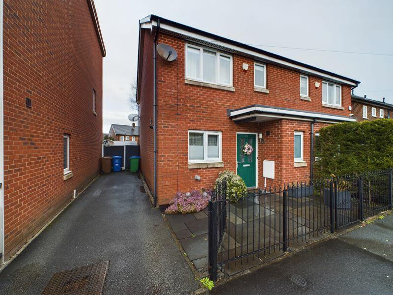3 bedroom semidetached house for sale in Windermere Road, Middleton, M24