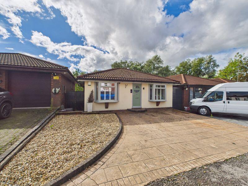 Main image of property: Davids Farm Close, Middleton, Manchester, M24