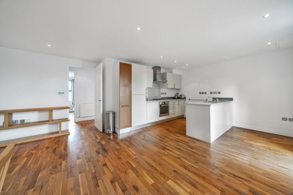 Main image of property: Bedford Hill, Balham, London, SW12
