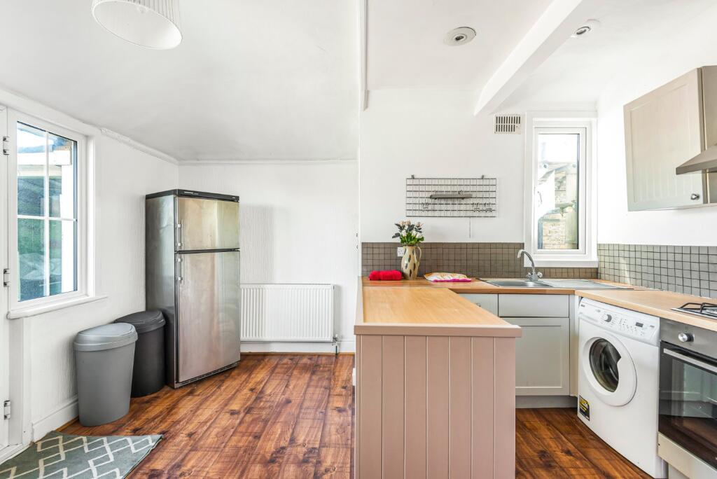 Main image of property: Oakmead Road, Balham, London, SW12