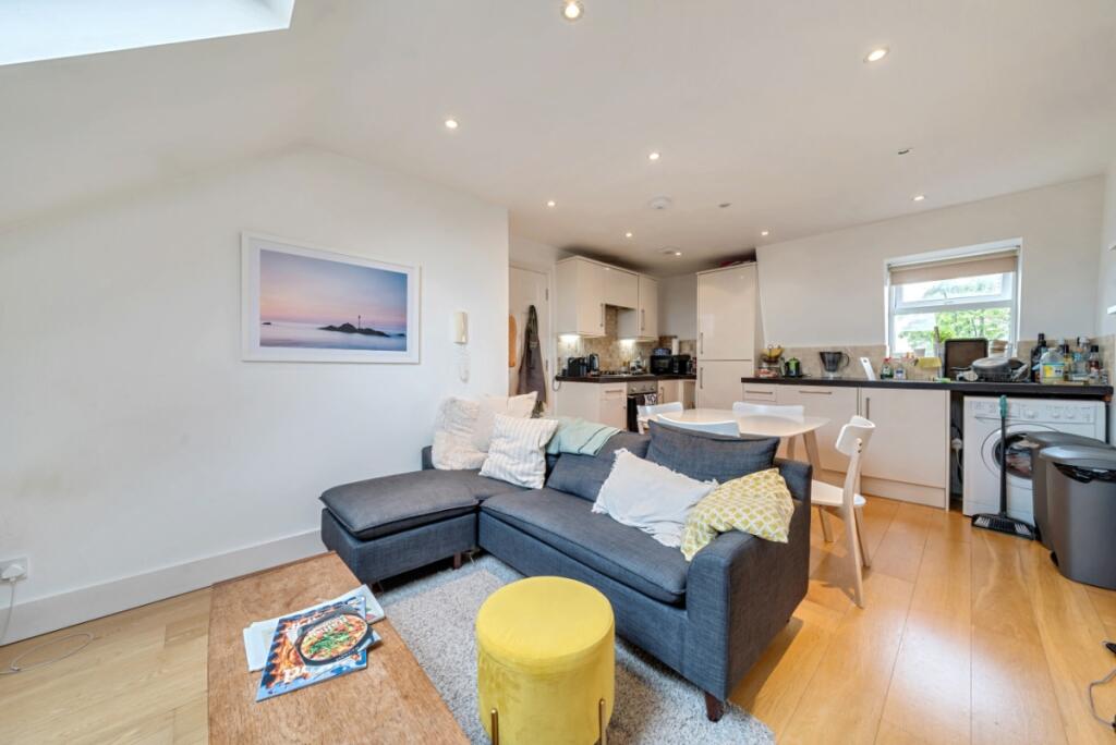 Main image of property: Fontenoy Road, Balham, London, SW12