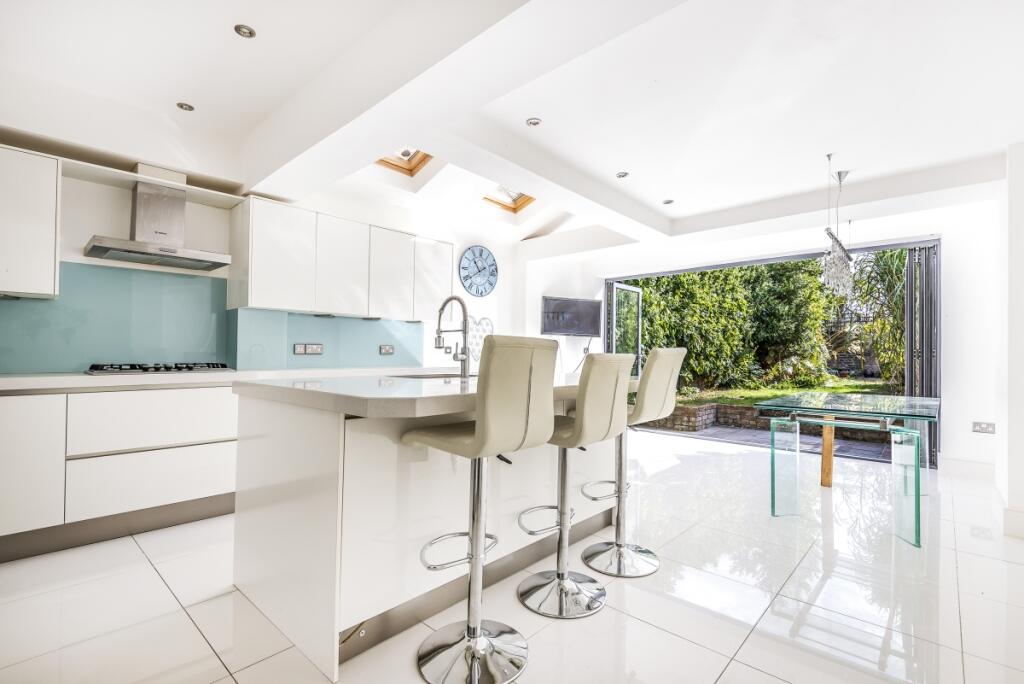 Main image of property: Cavendish Road, Balham, London, SW12