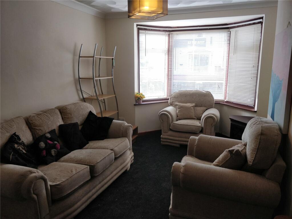 Terraced to rent on Glynne Road, Bangor, Gwynedd, LL57