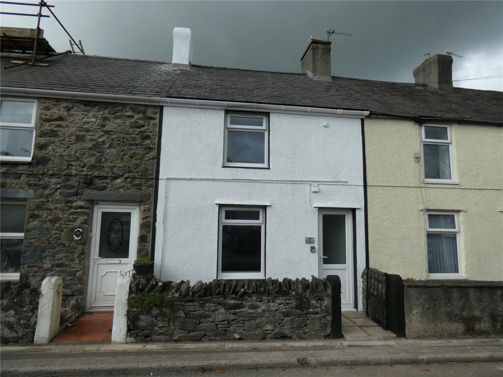 2 bedroom terraced house for rent in Maenafon, Llanfairpwllgwyngyll, Isle of Anglesey, LL61