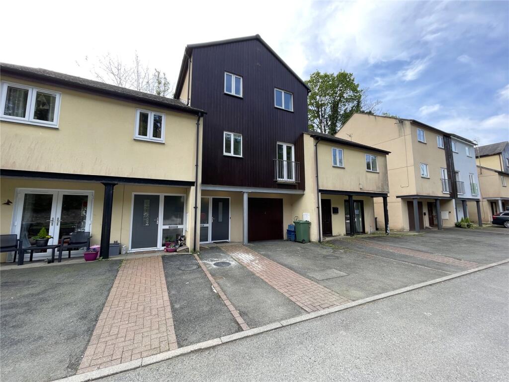 Main image of property: Porth Y Llechen, Felinheli, Gwynedd, LL56