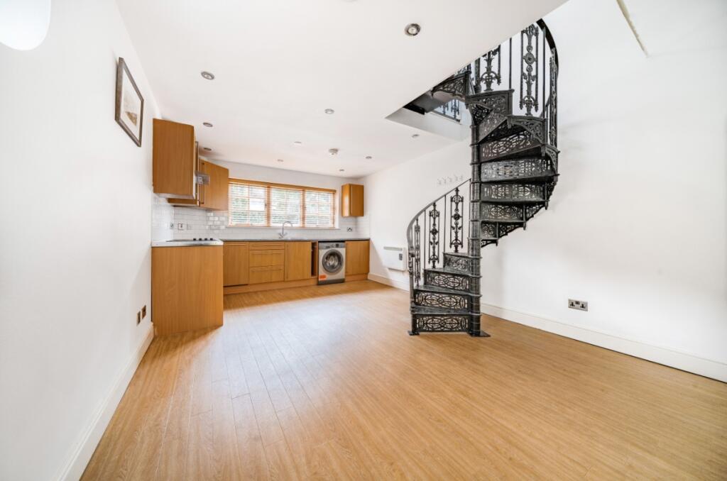 Main image of property: Salisbury Mews, London, SW6
