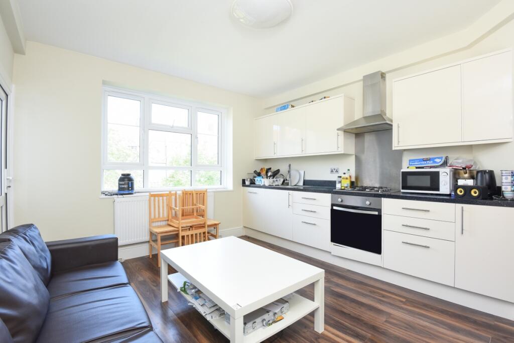 4 bedroom flat for rent in White City Estate London W12