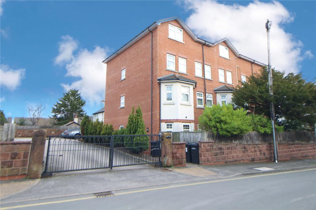 2 bedroom apartment for sale in Pye Road, Heswall, Wirral, CH60
