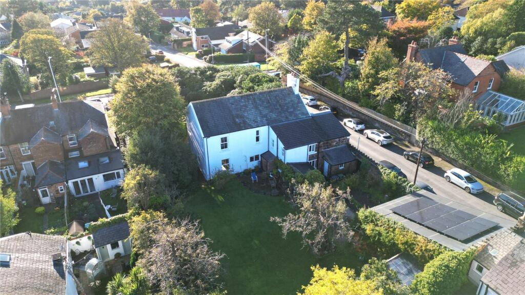 5 bedroom detached house for sale in Telegraph Road, Heswall, Wirral, CH60