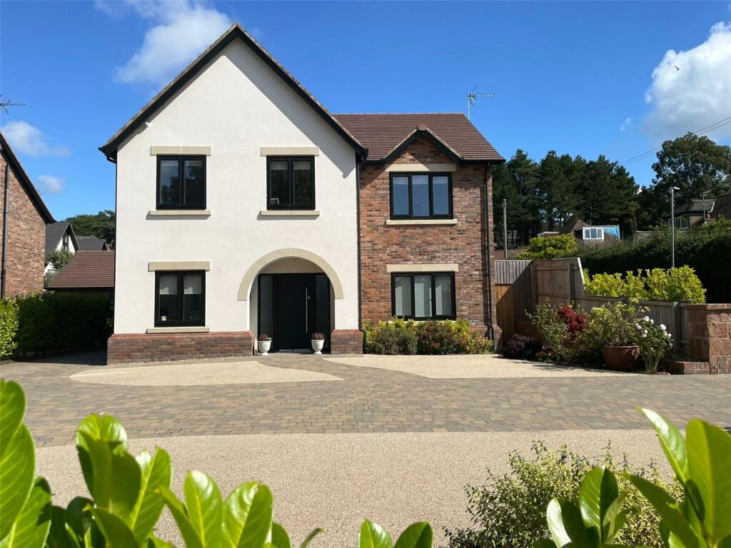 4 bedroom detached house for sale in Strathearn Road, Lower Heswall