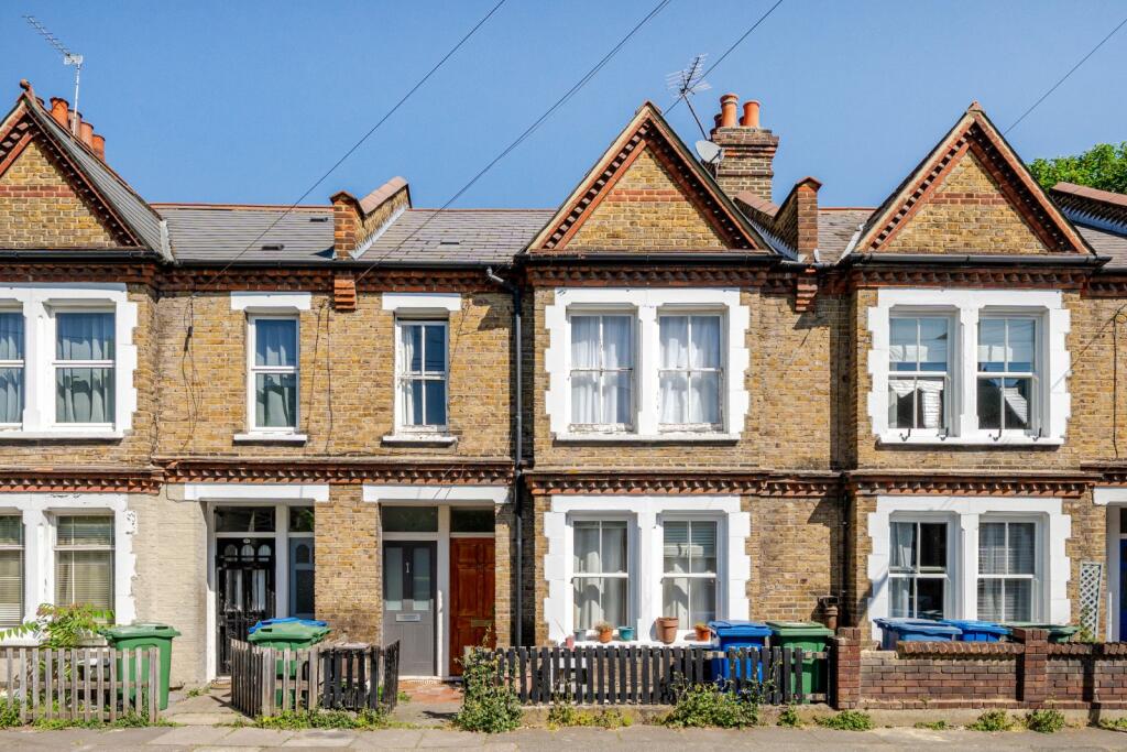 Main image of property: Aylesbury Road, Kennington, London, SE17