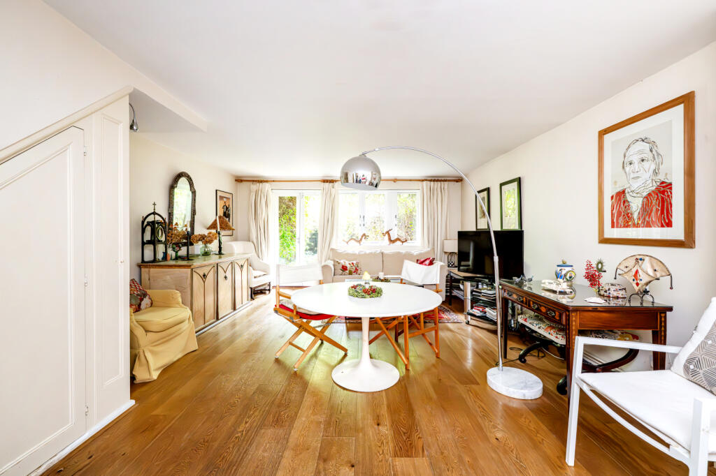 Main image of property: Wesley Square, London, W11
